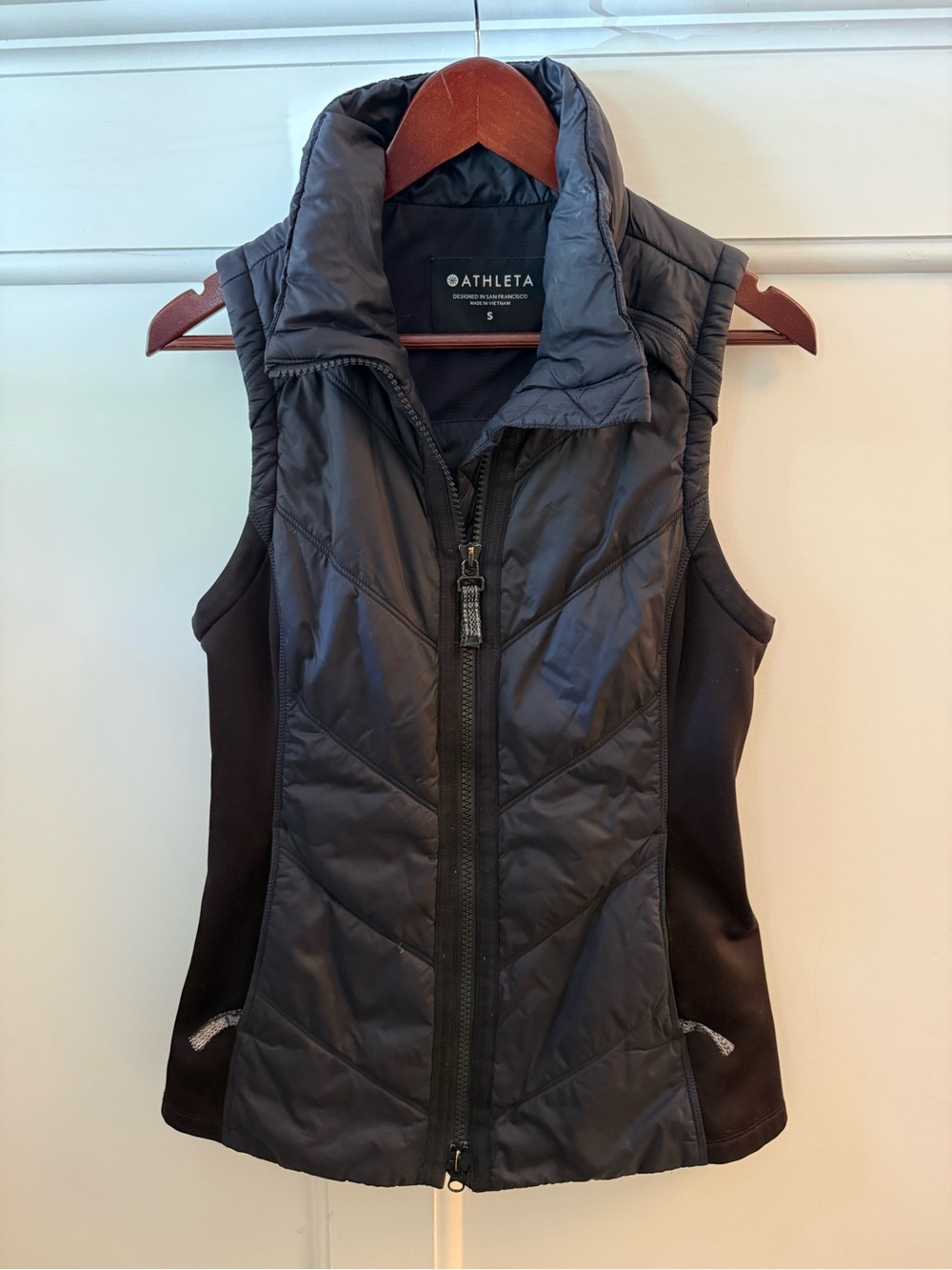 Athleta Black Quilted Hybrid Vest